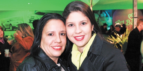 Gláucia Vilela e Talita Vilela em festa sertaneja